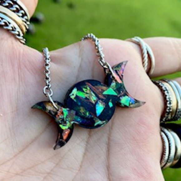 Black & iridescent glitter resin moon phase - Picture 8 of 13